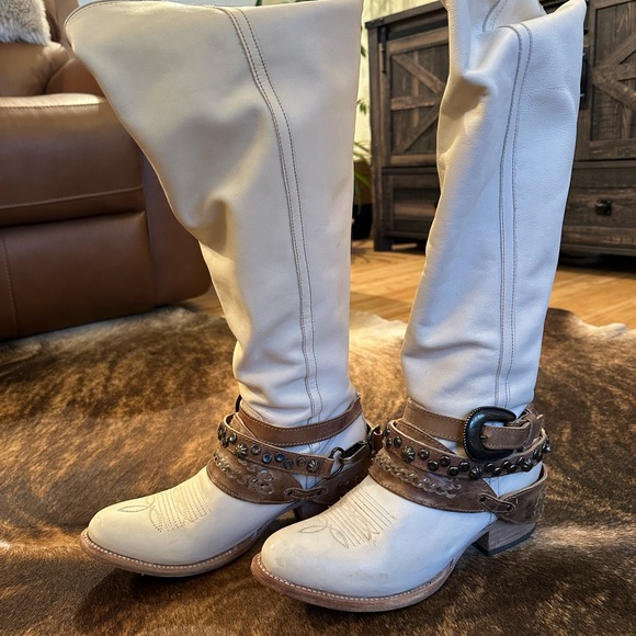 Freebird by Steven Shoes - Freebird Rodondo Cream Leather Cowboy Boots with Brown Accents